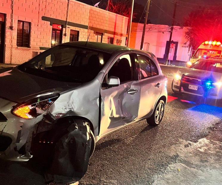 Accidente entre moto y auto deja un lesionado