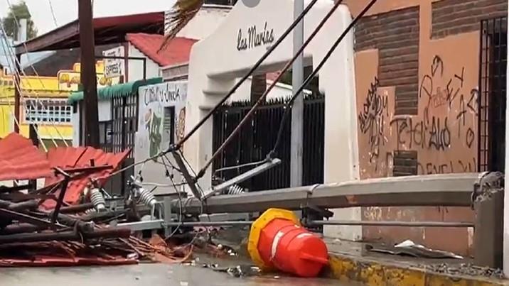 Hay más de 109 mil usuarios afectados por huracán: CFE Hay más de 109 mil usuarios afectados por huracán: CFE