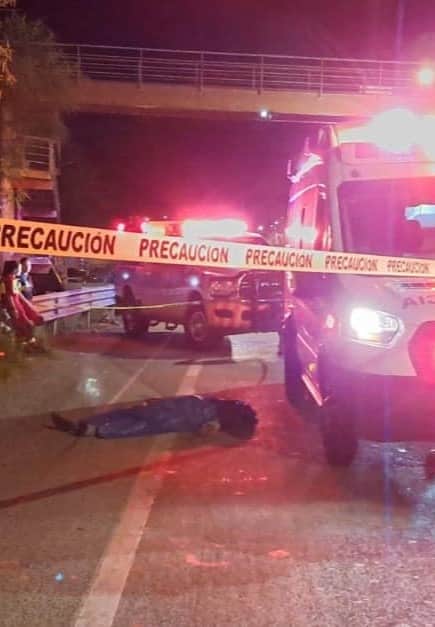 Un hombre falleció luego de ser atropellado en la Carretera Nacional debajo de un puente peatonal, la noche del sábado en el municipio de Santiago.