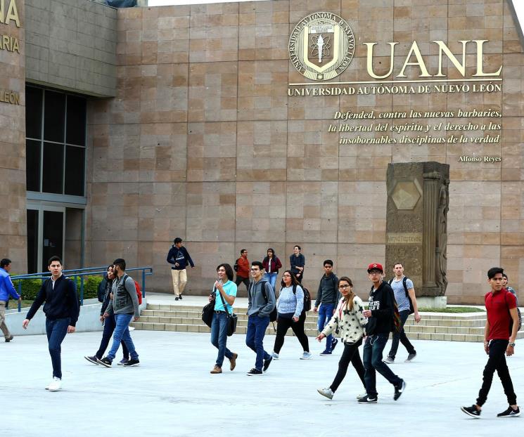 Avanza la credencialización de estudiantes universitarios