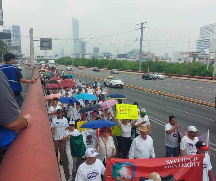 Mantienen empleados de PJF paro y marcha: Exigen acuerdos
