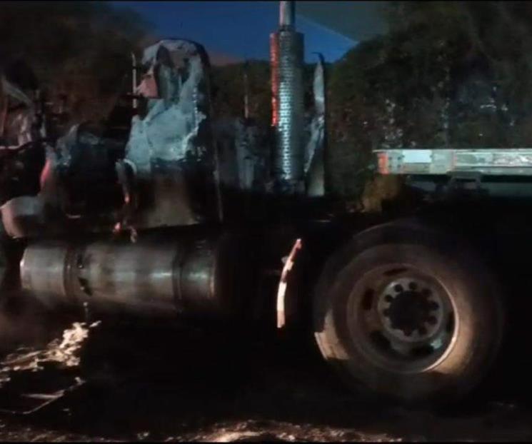 Se incendia tractocamión en Apodaca