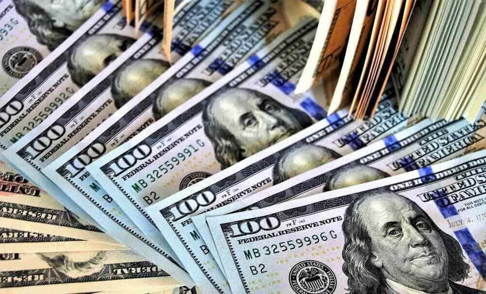 Paga 18.000 millones para ser motor de búsqueda de Apple