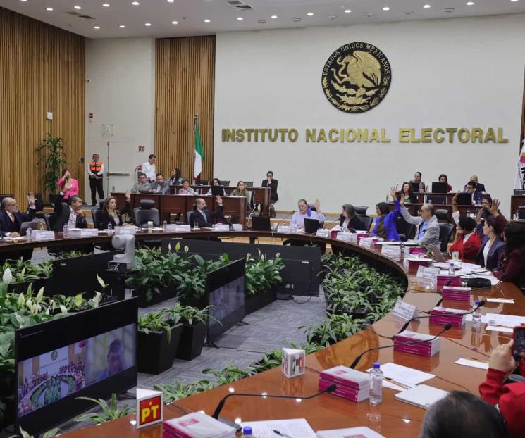 INE aprueba 218 mdp privados a partidos