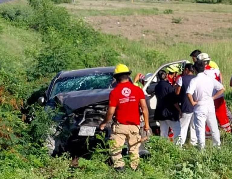 Provoca la velocidad voltereta y conductor sale lesionado