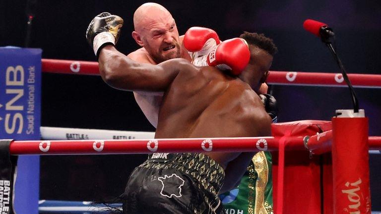Pasa Fury susto con Ngannou