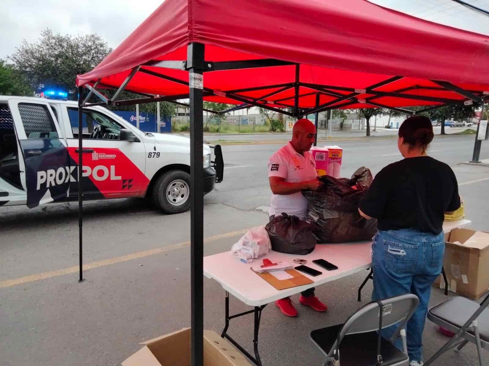 Aproximadamente mil cajas de medicamentos nuevos que fueron recolectados entre el personal operativo y administrativo de la Secretaría de Seguridad Ciudadana de Escobedo, fueron entregados como donativo para apoyar a los afectados del Huracán Otis, en el Estado de Guerrero.