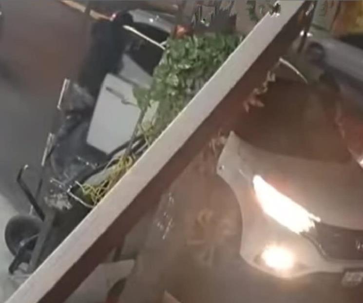 Roban hombres armados camioneta a mujeres en García