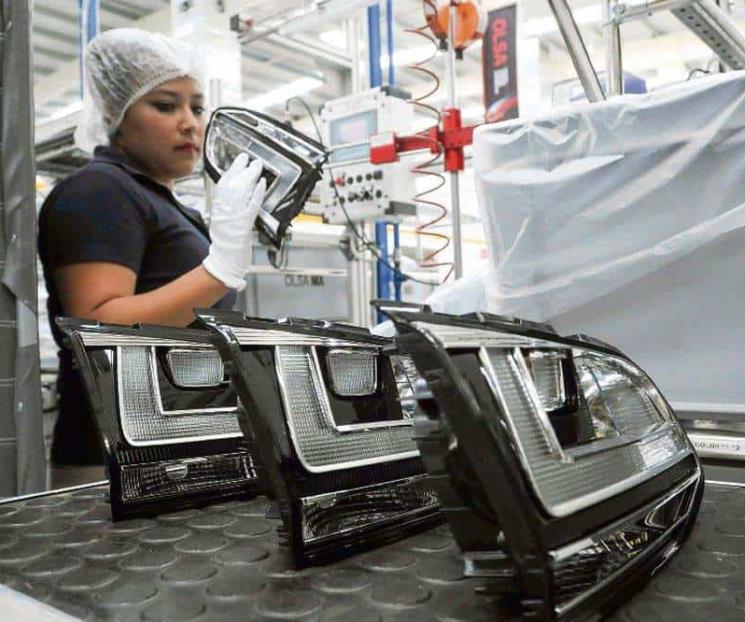 Economía mantiene crecimiento de 0.9%