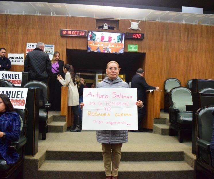 Irrumpe Rosaura Guerra sesión para exigir le tomen protesta