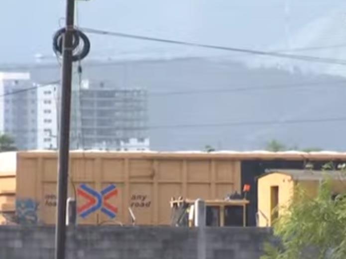 Hallan cuerpos dentro de vagón de tren