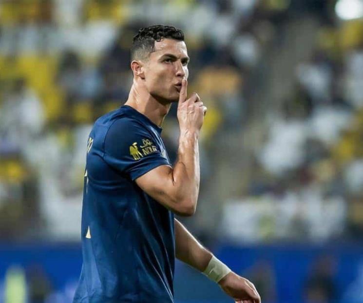 Se burla CR7 del Balón de Messi