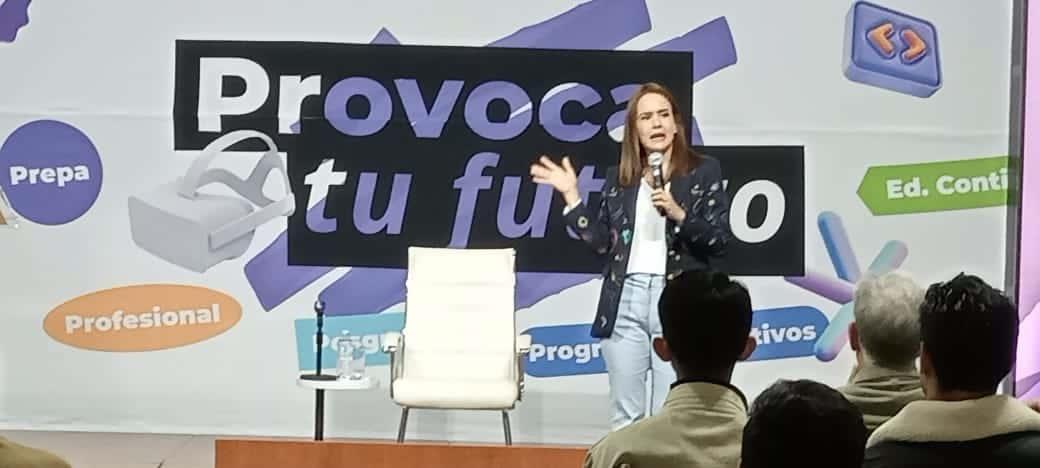 Anuncia Clara Luz que irá por el Senado 