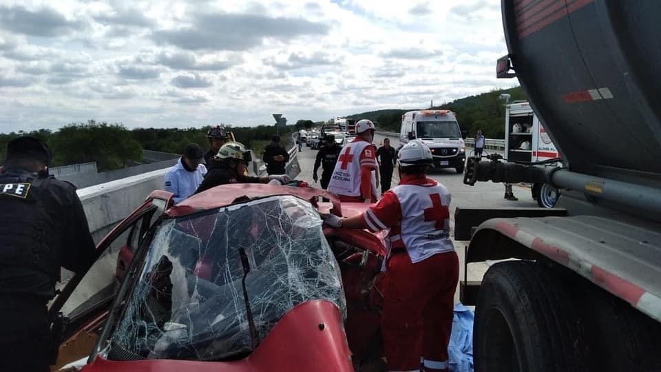 Prensa y mata pipa a dos en Cadereyta