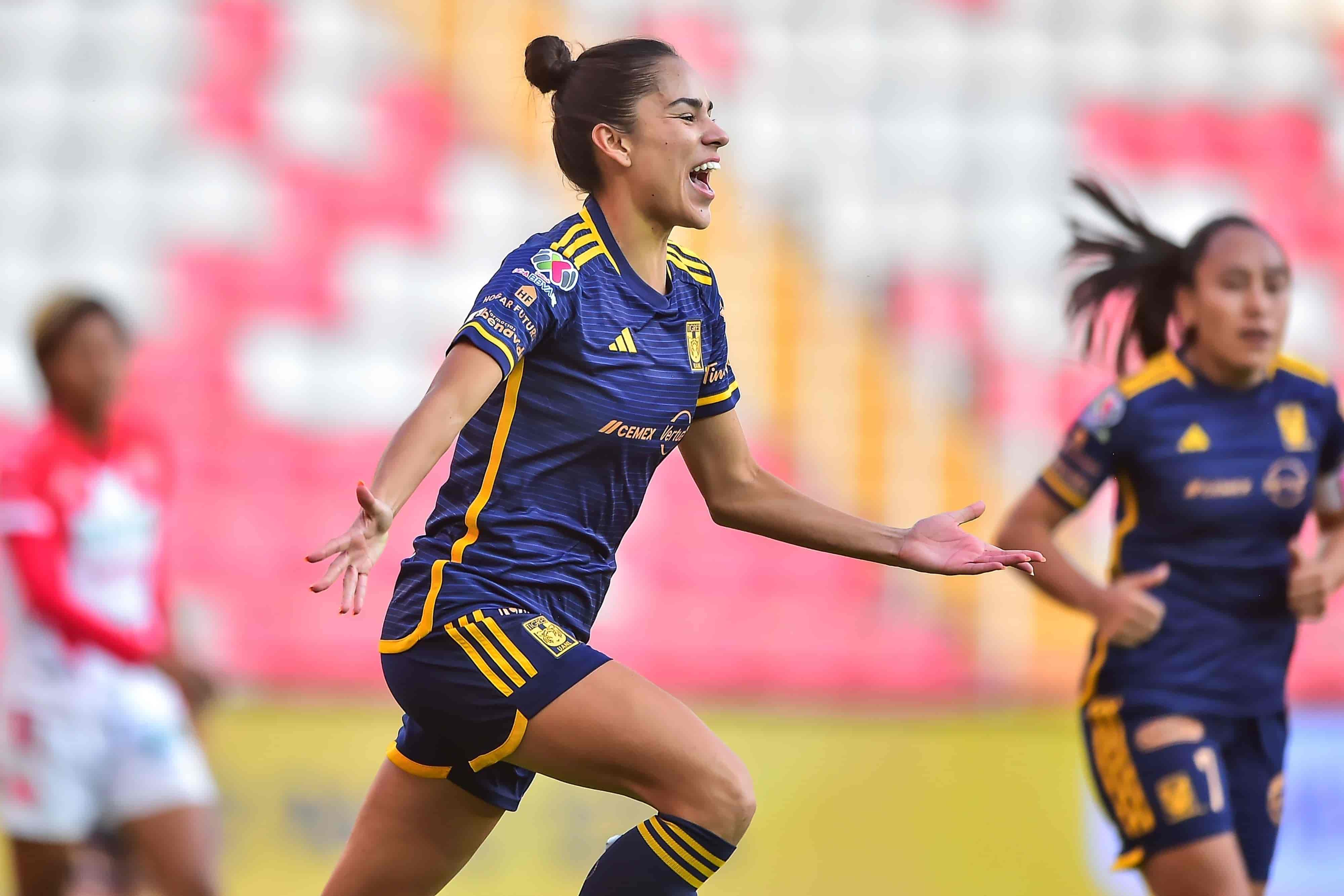 Maricarmen Reyes anota.