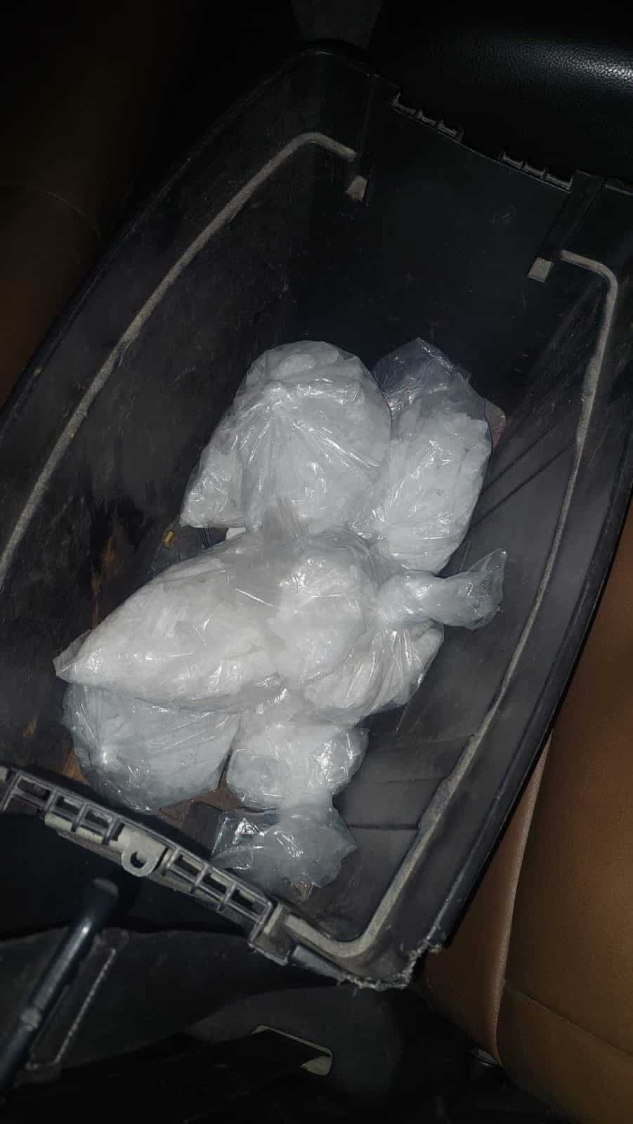 Elementos de la Secretaria de Seguridad Pública de Guadalupe, dieron un fuerte golpe a la delincuencia organizada, al detener a un narcotraficante con 2.5 kilos de la droga conocida como “Cristal”.