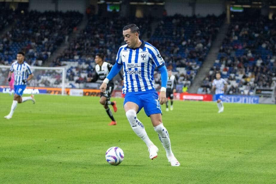 Funes Mori Iguala a Omar Bravo