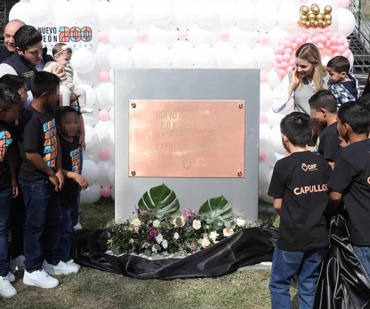 Placa conmemorativa por 200 aniversario del estado de NL