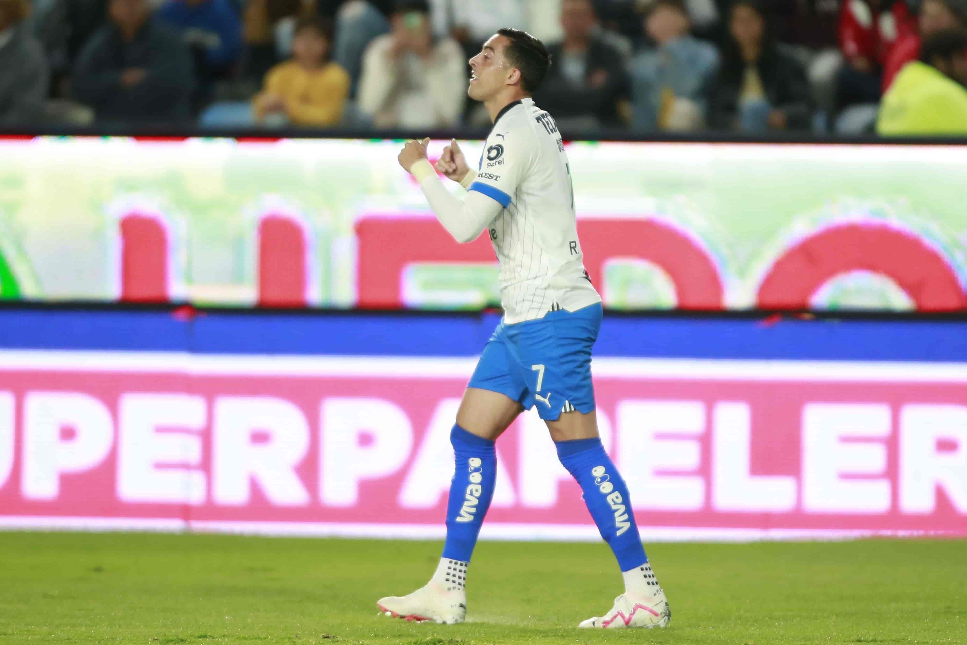 Rogelio Funes Mori hace el 2-0.