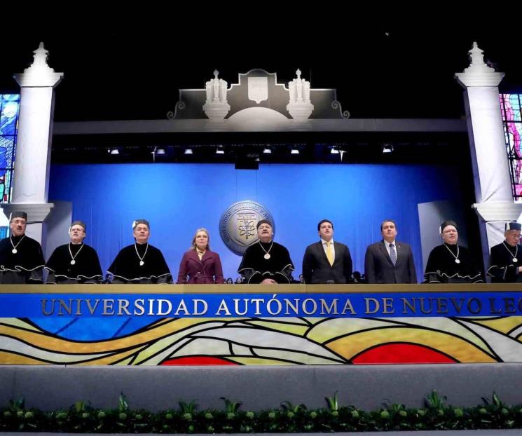 Rinde Santos Guzmán informe de actividades UANL 2023