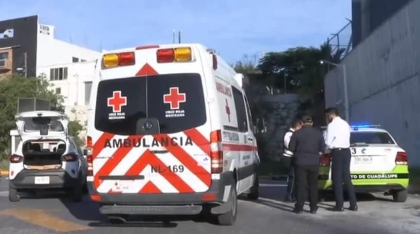 Queda motociclista herida en choque