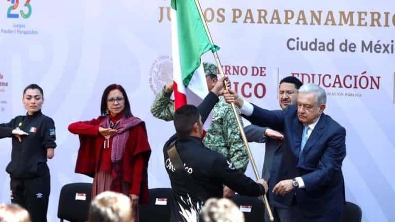 Abandera AMLO a atletas Parapanamericanos Abandera AMLO a atletas Parapanamericanos