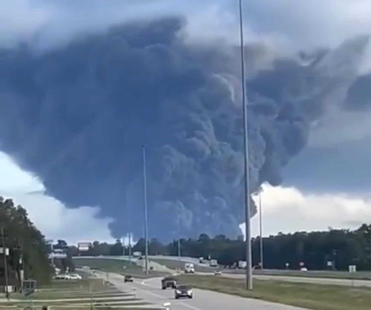 Emiten orden de resguardo tras explosión de planta en Texas Emiten orden de resguardo tras explosión de planta en Texas