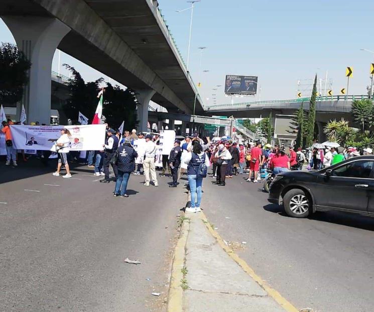 Bloquean Periférico Norte en protesta por pareja atropellada