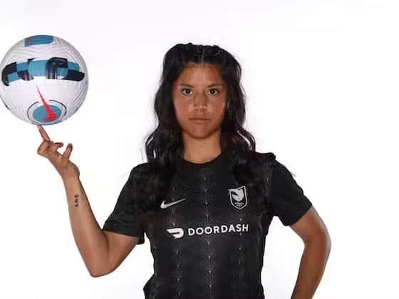 Condenan saludo nazi de ex jugadora de Tigres