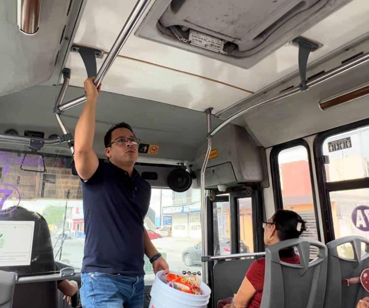 Informa Castillo actividades arriba de los camiones Informa Castillo actividades arriba de los camiones