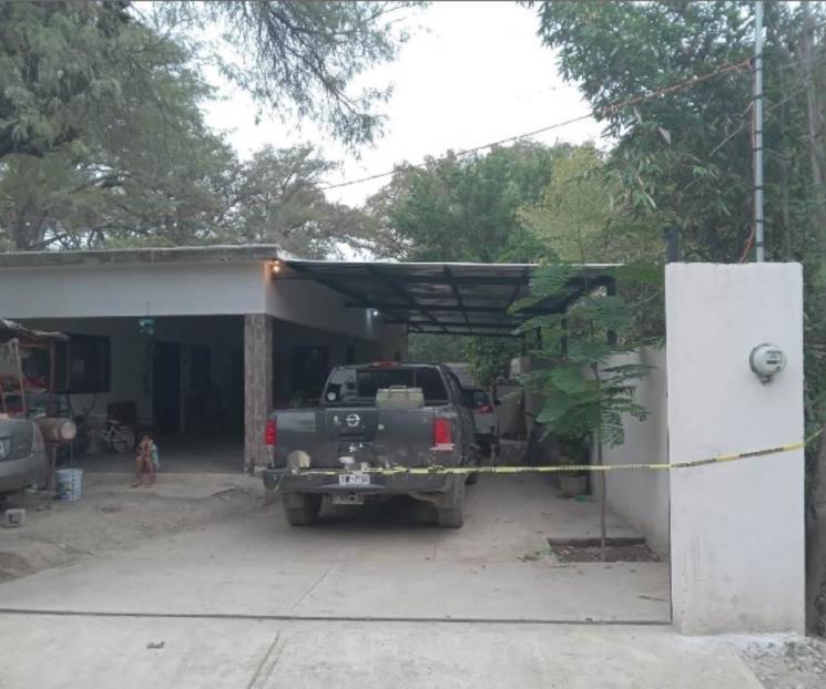 Le dispara a vehículos de su expareja en Hualahuises