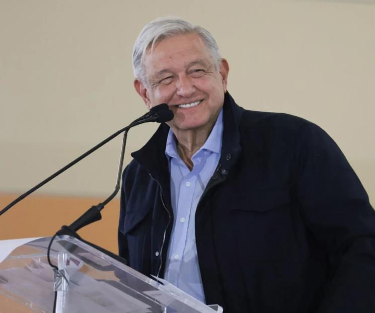 AMLO responde a Calderón: Sheinbaum es un caramelo AMLO responde a Calderón: Sheinbaum es un caramelo