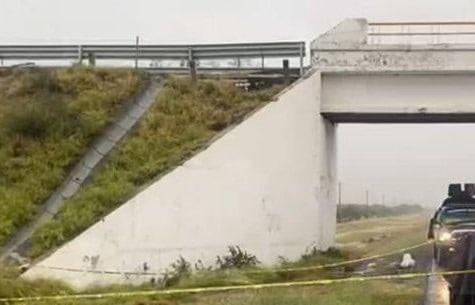 Dejan ejecutado emplayado en autopista a Laredo
