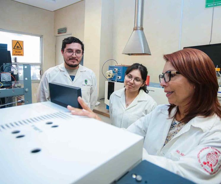 Crean fotocalizador que convierte dióxido de carbono a hidrocarburos