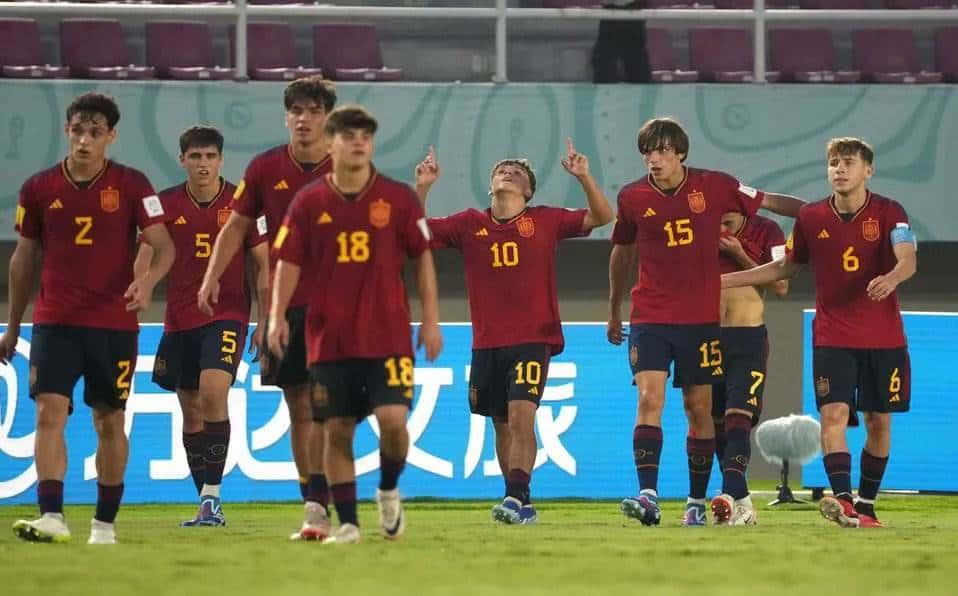 España vuelve a ganar y se acerca a octavos
