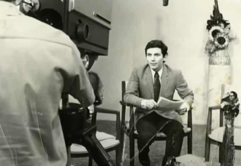 Tras desempeñarse, empezó a salir a cuadro para conducir todo tipo de programas noticiosos, desde animación hasta los noticieros.