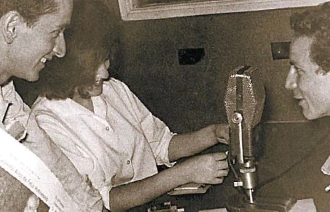 La carrera de Héctor Benavides en medios empezó en la radio, durante la década de 1960.