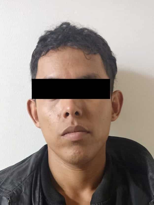 Al ir impulsando una motocicleta, un joven fue detenido por elementos de la Agencia Estatal de Investigaciones en San Nicolás el lunes, ya que la unidad que llevaba tenía reporte de robo vigente.