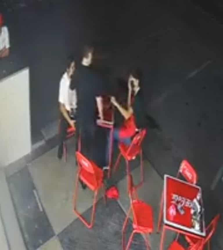 El encargado de una famosa taquería del municipio de San Pedro, que golpeó a un mesero, por un faltante de dinero, fue vinculado a proceso, por el delito de golpes violencia física, y amenazas.