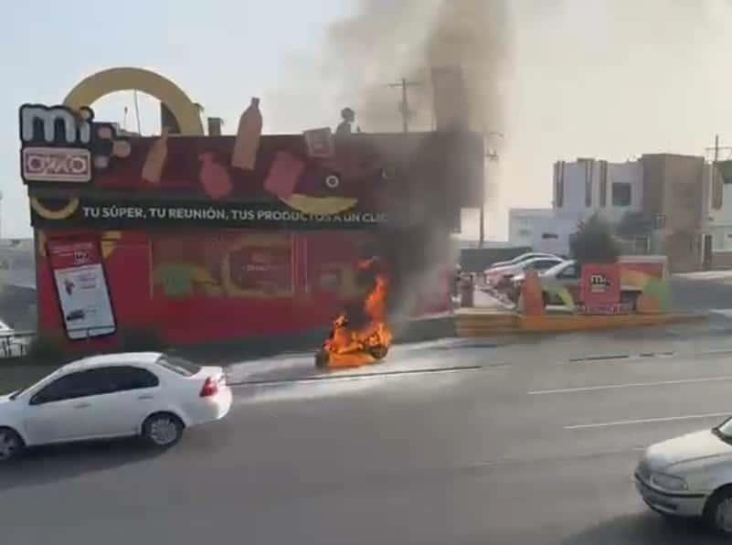 Arde motocicleta; investigan
