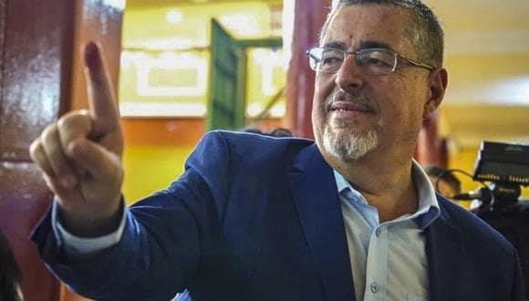 Fiscalía va por Bernardo Arévalo en Guatemala