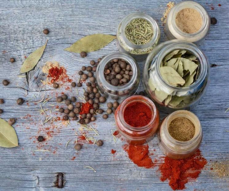 Hierbas y flores: el toque mágico en la cocina mexicana