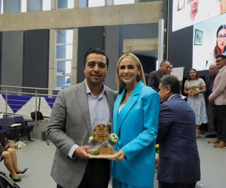 Gana SC premio en Costa Rica por ‘SantaBus’