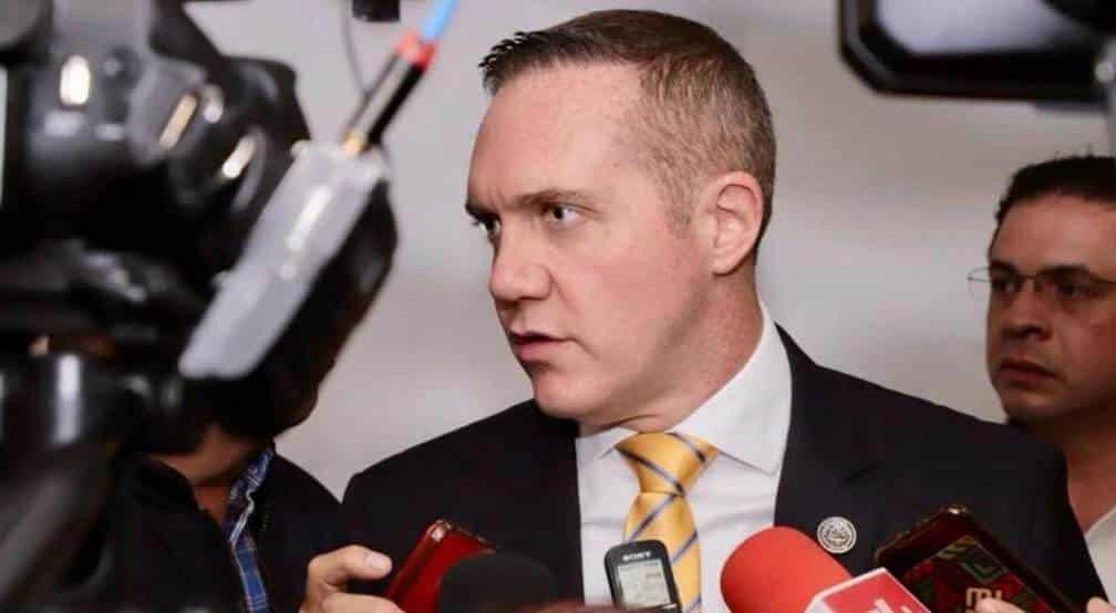 Adrián Rubalcava renuncia al PRI Adrián Rubalcava renuncia al PRI