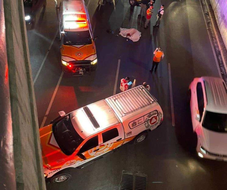 Muere motociclista tras chocar y caer de puente en Monterrey Muere motociclista tras chocar y caer de puente en Monterrey