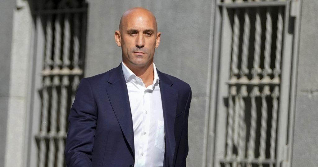 Inhabilita TAD de España a Rubiales