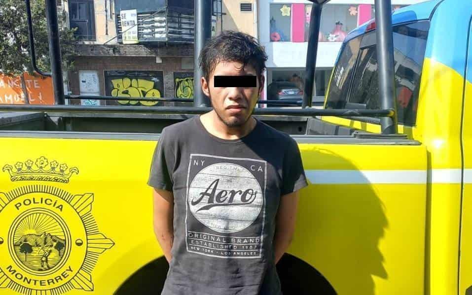 Cae joven con billete falso