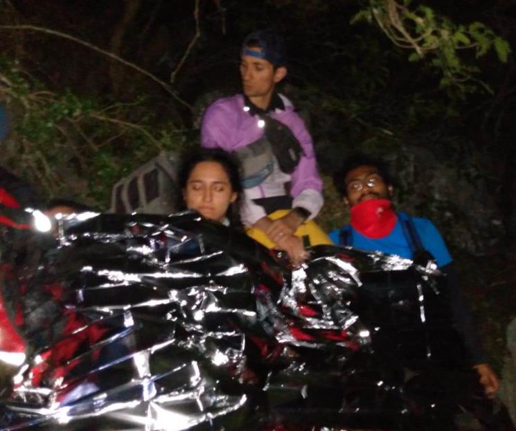 Rescatan a senderistas en el Cerro de la Silla
