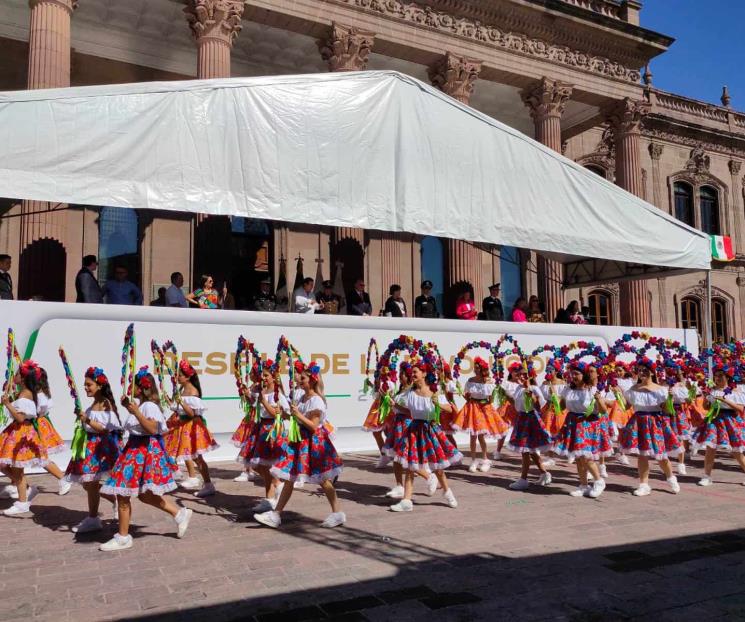 Encabeza Navarro desfile de la Revolución Mexicana