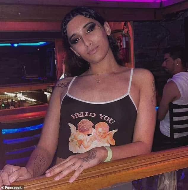 Récord universitario roto por nadadora transgénero